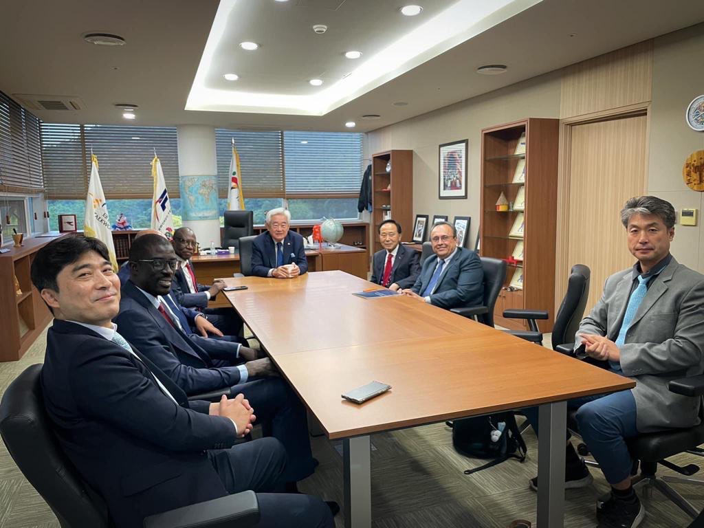 Visite à l'office de MUJU avec Dr Chungwon Choue (Président World Taekwondo) - Image 2