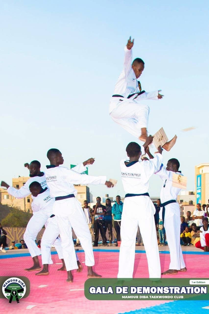 Ouakam célèbre le Taekwondo : retour sur un gala de démonstration d’exception au Monument de la Renaissance - Image 5